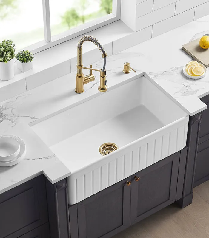 Greenwich Fireclay Farmhouse Gloss White Single Bowl Sink 828mm - With Background