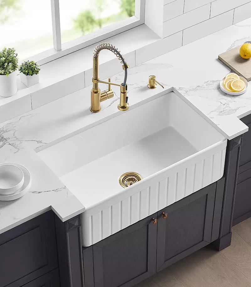 Greenwich Fireclay Farmhouse Gloss White Single Bowl Sink 828mm - With Background